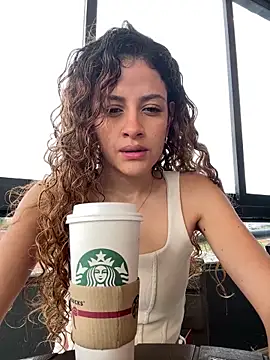 Snapshot of alana15 chatting on December 17, 2025, 9:09 pm alana15 online show from December 17, 2025, 9:09 pm