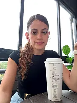 Snapshot of alana15 chatting on January 8, 2026, 8:26 pm alana15 online show from January 8, 2026, 8:26 pm