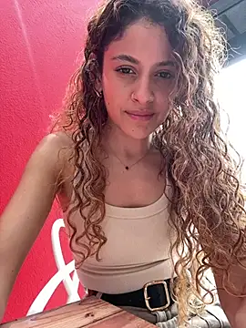 Snapshot of alana15 chatting on February 27, 2026, 9:36 pm alana15 online show from February 27, 2026, 9:36 pm