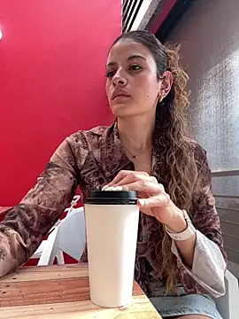 Snapshot of alana15 chatting on February 28, 2026, 9:25 pm alana15 online show from February 28, 2026, 9:25 pm