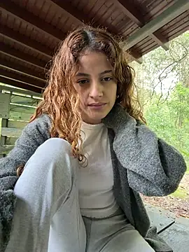 Snapshot of alana15 chatting on February 3, 2026, 3:50 pm alana15 online show from February 3, 2026, 3:50 pm