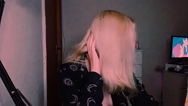 xxxcharismaaa online show from September 14, 2025, 3:07 am