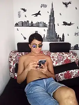 pinedasex777 online show from February 17, 2025, 8:38 pm