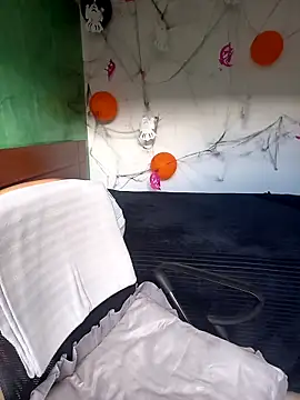 pinedasex777 online show from October 5, 2025, 1:57 pm