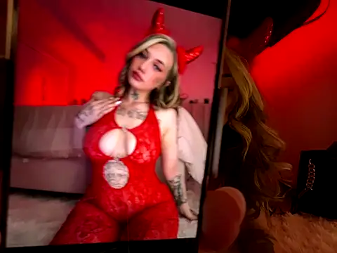 chloetease online show from November 1, 2025, 4:41 am