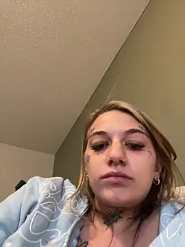 Snapshot of chloetease chatting on October 26, 2025, 4:51 pm chloetease online show from October 26, 2025, 4:51 pm