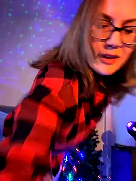 MaiseKnox online show from November 23, 2025, 6:51 pm