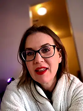 MaiseKnox online show from December 3, 2025, 9:58 pm