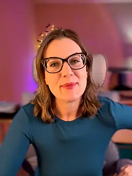 Snapshot of MaiseKnox chatting on January 12, 2026, 10:14 pm MaiseKnox online show from January 12, 2026, 10:14 pm