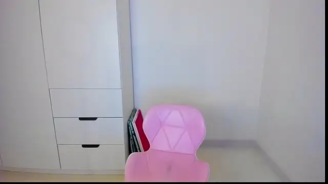 Snapshot of MiaStripDance chatting on February 7, 2025, 5:18 pm MiaStripDance online show from February 7, 2025, 5:18 pm