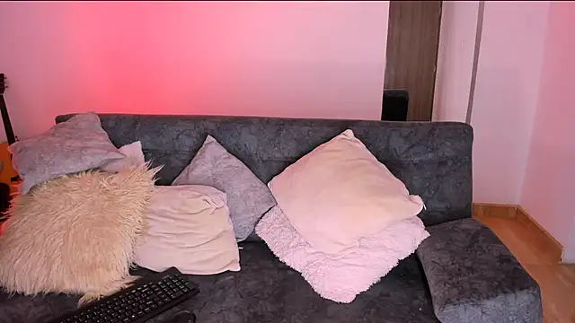 Snapshot of angiebutt chatting on December 3, 2025, 1:39 am angiebutt online show from December 3, 2025, 1:39 am