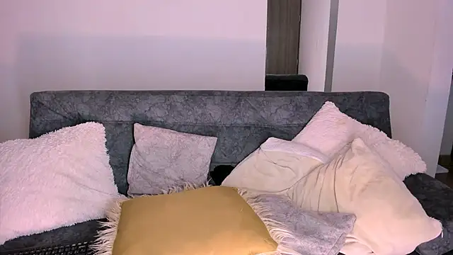 Snapshot of angiebutt chatting on November 18, 2025, 10:40 am angiebutt online show from November 18, 2025, 10:40 am