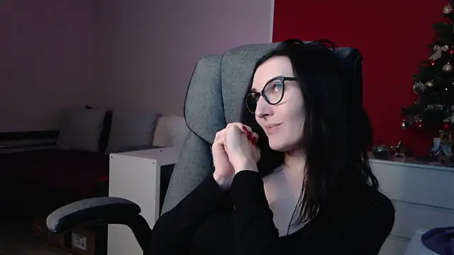 Snapshot of Alina_Lamour chatting on December 16, 2024, 3:30 am Alina Lamour online show from December 16, 2024, 3:30 am