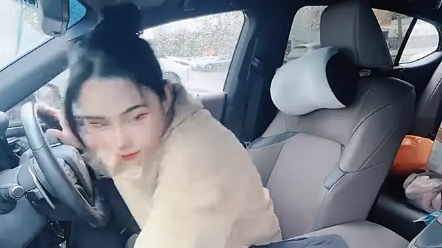 orla2021 online show from March 5, 2025, 3:08 am