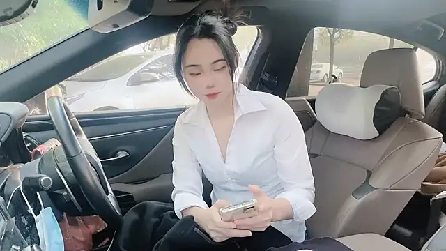 orla2021 online show from January 7, 2025, 12:13 am