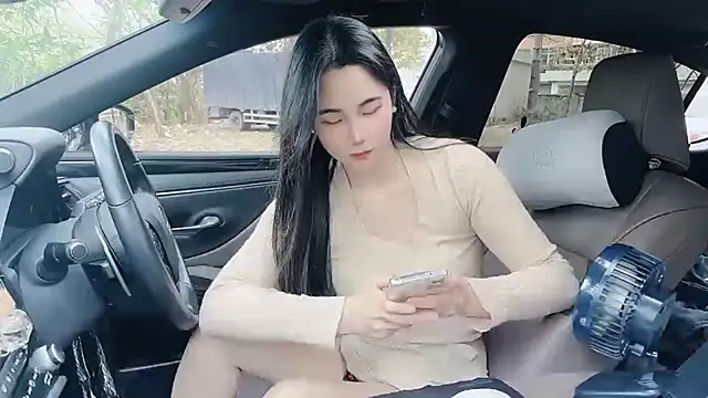 orla2021 online show from February 24, 2025, 2:08 am