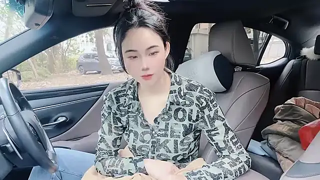 orla2021 online show from February 28, 2025, 1:37 am