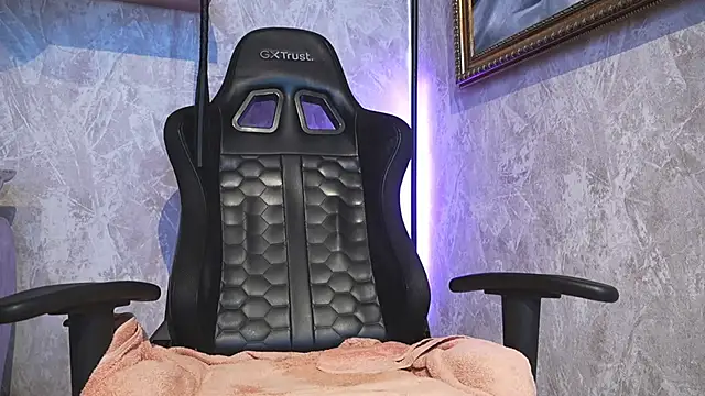 Snapshot of eros-steel chatting on December 17, 2025, 2:11 pm eros-steel online show from December 17, 2025, 2:11 pm