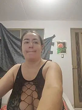 Snapshot of rosahills chatting on July 12, 2026, 8:26 am rosahills online show from July 12, 2026, 8:26 am