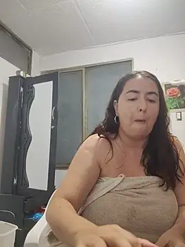 Snapshot of rosahills chatting on June 29, 2026, 7:04 am rosahills online show from June 29, 2026, 7:04 am