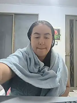 Snapshot of rosahills chatting on July 7, 2026, 5:10 am rosahills online show from July 7, 2026, 5:10 am