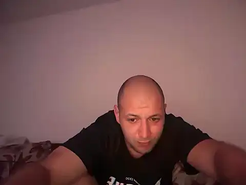 Flakka95 online show from April 12, 2026, 3:21 am