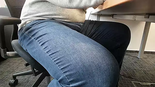 69bezfleku online show from October 27, 2025, 7:20 am