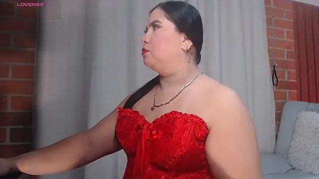 AGATHAA WHITE online show from March 25, 2026, 10:25 am