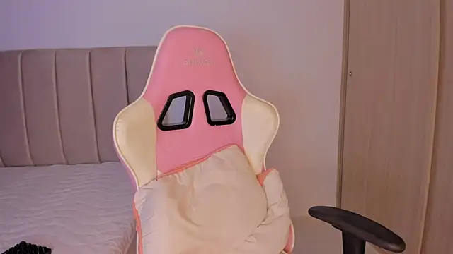 isa bunny online show from November 6, 2025, 2:48 am