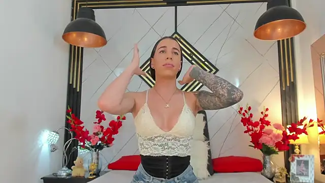 Snapshot of Leisygirl chatting on February 16, 2026, 12:20 am Leisygirl online show from February 16, 2026, 12:20 am