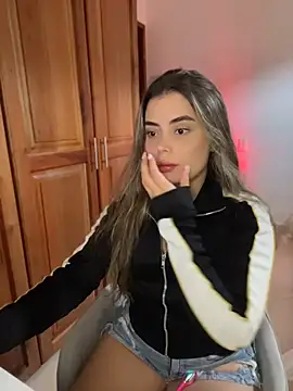 Miss valeriaa online show from April 19, 2026, 4:19 pm