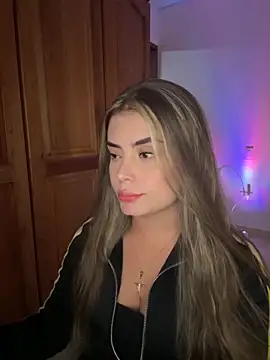 Miss valeriaa online show from November 27, 2025, 8:42 pm