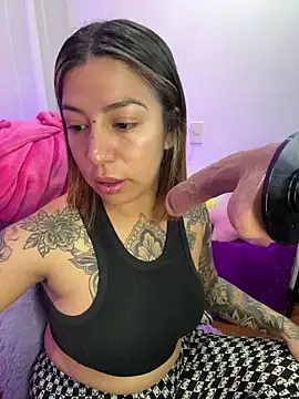 Snapshot of _antonella_dreamss chatting on September 16, 2025, 9:32 am  antonella dreamss online show from September 16, 2025, 9:32 am