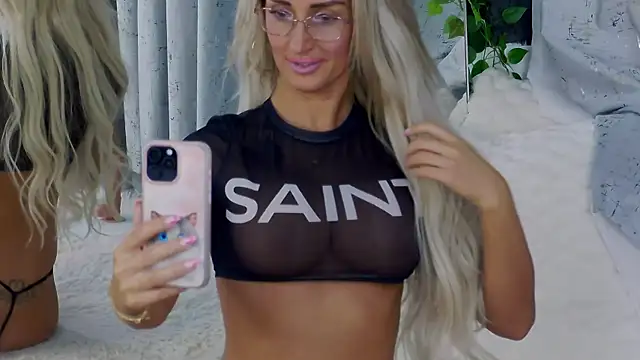 IsabelleEthan online show from November 17, 2025, 2:15 am