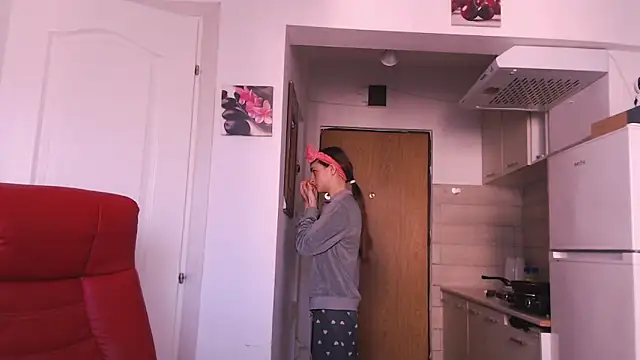 simyhvn online show from February 1, 2026, 7:17 am