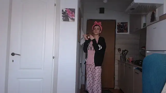 simyhvn online show from March 10, 2025, 5:11 am