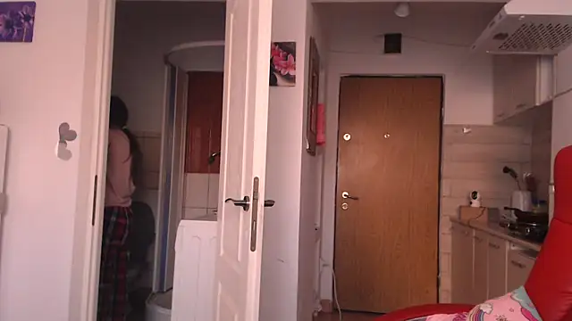 simyhvn online show from March 4, 2026, 5:37 am