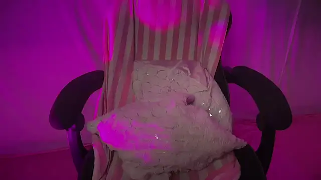 Queen Angelena online show from November 2, 2025, 5:07 pm