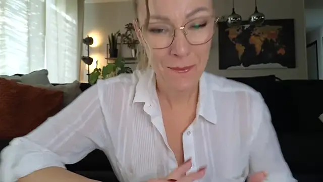 Sacha-xx online show from October 22, 2025, 1:10 pm