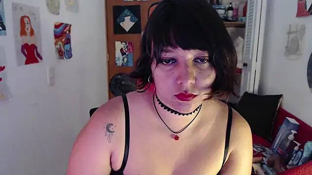 soynanabela28 online show from September 10, 2025, 12:20 am