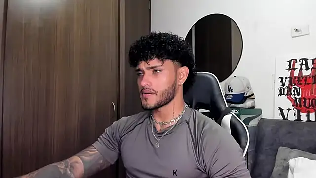 Alessandro Vanni online show from September 9, 2025, 3:05 am