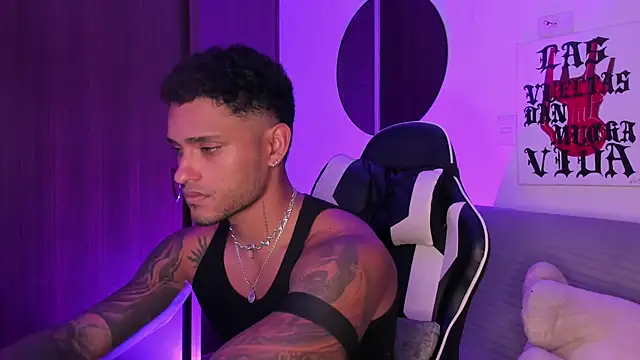 Snapshot of Alessandro_Vanni chatting on July 6, 2026, 3:13 am Alessandro Vanni online show from July 6, 2026, 3:13 am