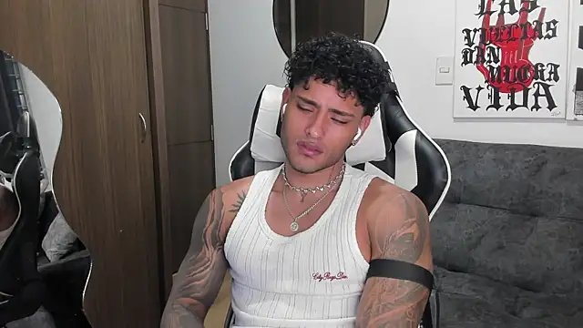 Alessandro Vanni online show from December 23, 2025, 3:39 am