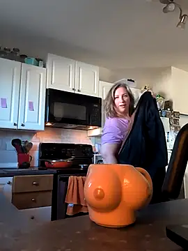 Canadian BBW online show from February 8, 2026, 10:40 pm