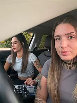joanaelaa online show from July 17, 2026, 7:44 pm