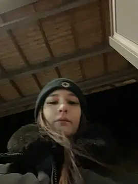 joanaelaa online show from February 18, 2025, 8:47 pm