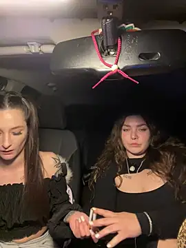 joanaelaa online show from February 25, 2025, 5:51 pm