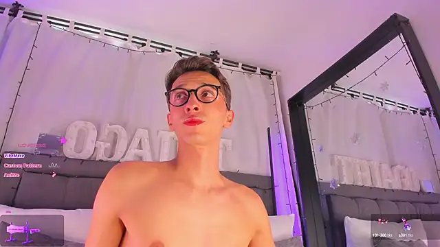 Snapshot of Thiago_jones chatting on February 18, 2025, 8:14 pm Thiago jones online show from February 18, 2025, 8:14 pm