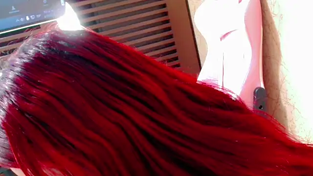 Snapshot of Imannejulienne chatting on October 7, 2025, 12:22 am Imannejulienne online show from October 7, 2025, 12:22 am