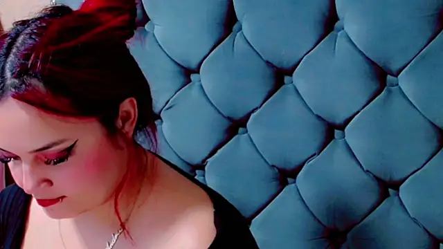 Snapshot of Imannejulienne chatting on September 14, 2025, 12:33 am Imannejulienne online show from September 14, 2025, 12:33 am